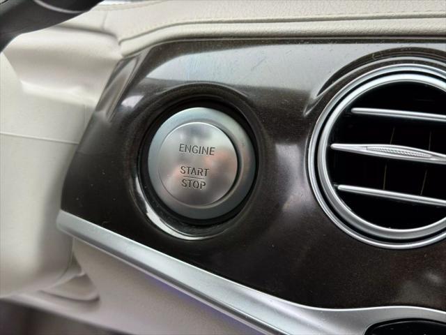 Photo of 2014 Silver Mercedes-Benz S-Class