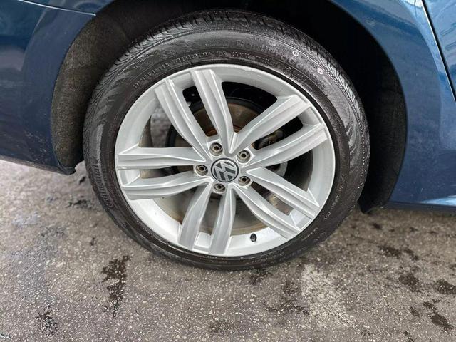 Photo of 2019 Tourmaline Blue Metallic Volkswagen Passat