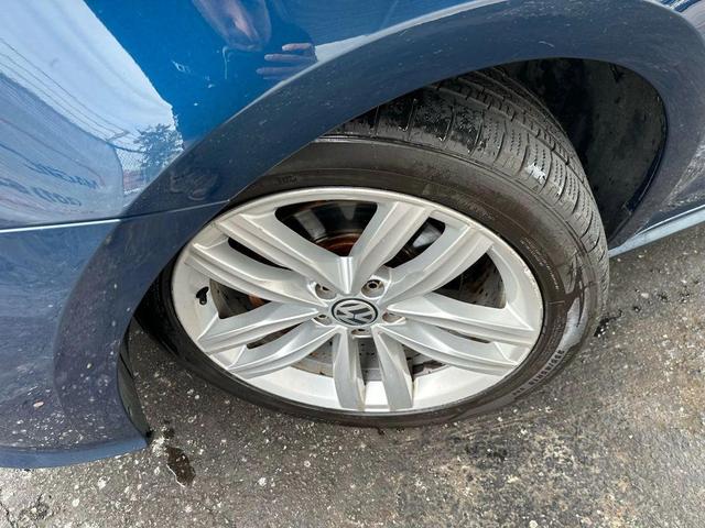 Photo of 2019 Tourmaline Blue Metallic Volkswagen Passat