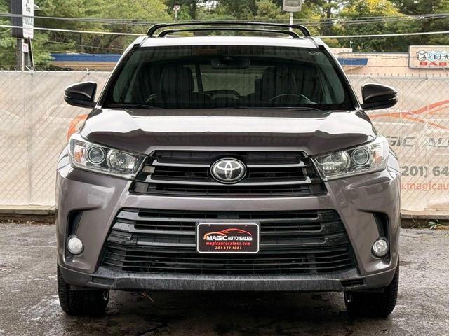 Photo of 2017 Predawn Gray Mica Toyota Highlander