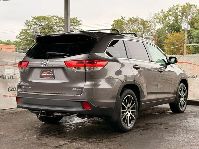 Photo of 2017 Predawn Gray Mica Toyota Highlander