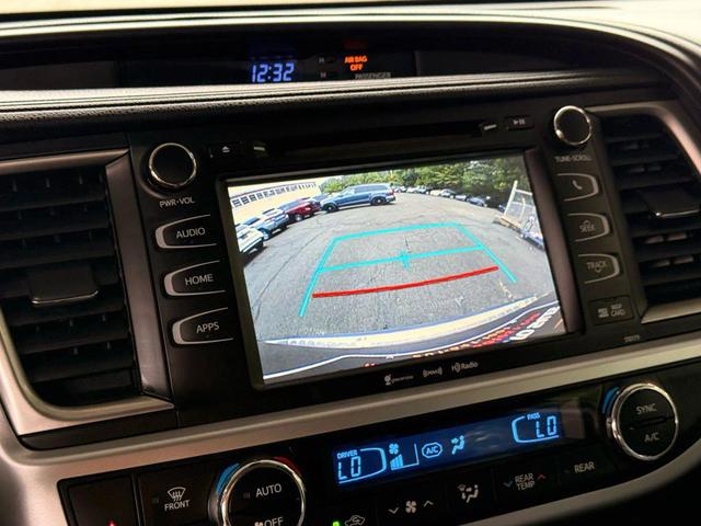 Photo of 2017 Predawn Gray Mica Toyota Highlander