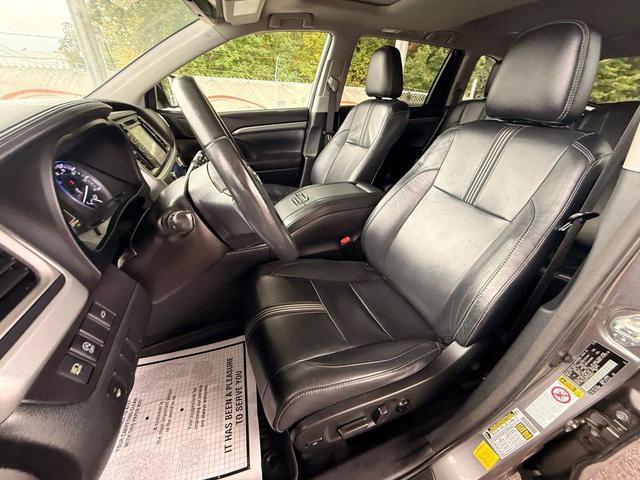 Photo of 2017 Predawn Gray Mica Toyota Highlander