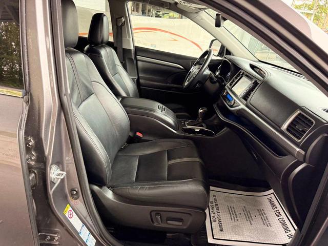 Photo of 2017 Predawn Gray Mica Toyota Highlander