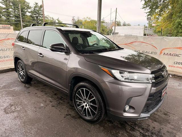 Photo of 2017 Predawn Gray Mica Toyota Highlander