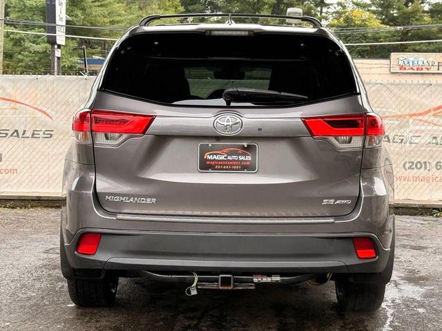 Photo of 2017 Predawn Gray Mica Toyota Highlander