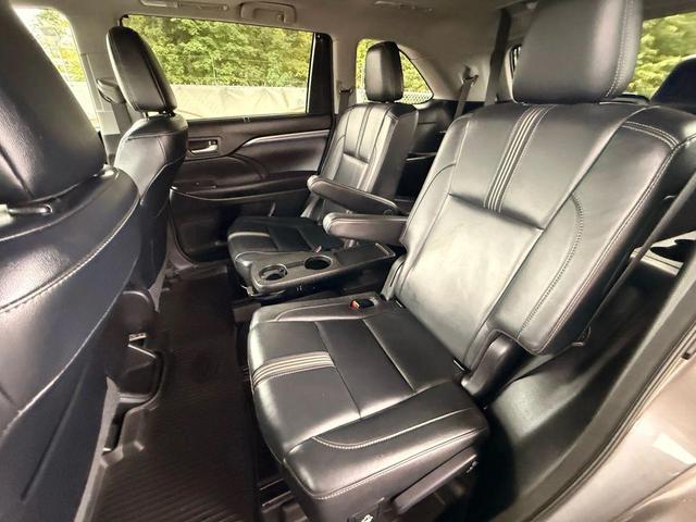 Photo of 2017 Predawn Gray Mica Toyota Highlander
