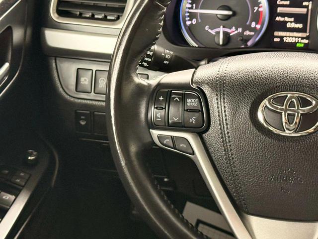 Photo of 2017 Predawn Gray Mica Toyota Highlander
