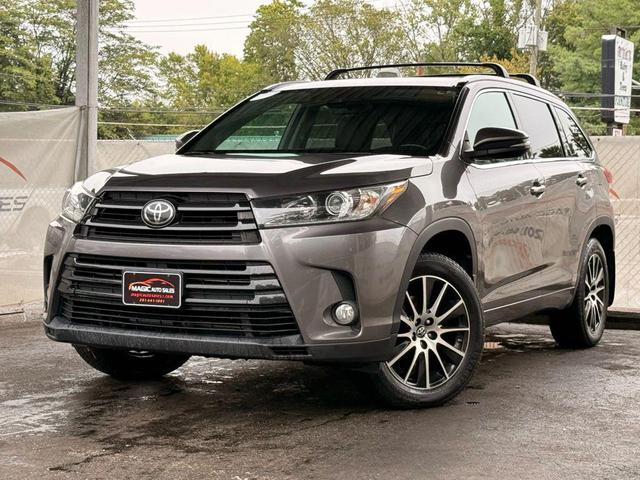 Photo of 2017 Predawn Gray Mica Toyota Highlander