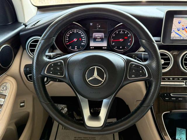 Photo of 2018 White Mercedes-Benz GLC 300