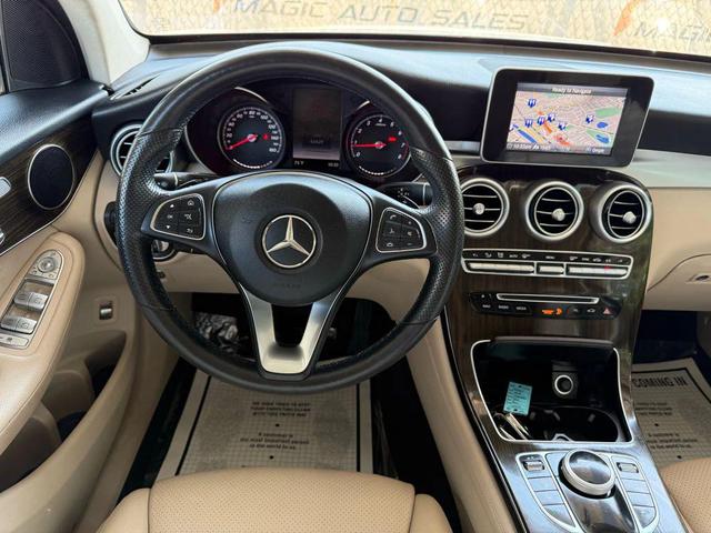Photo of 2018 White Mercedes-Benz GLC 300