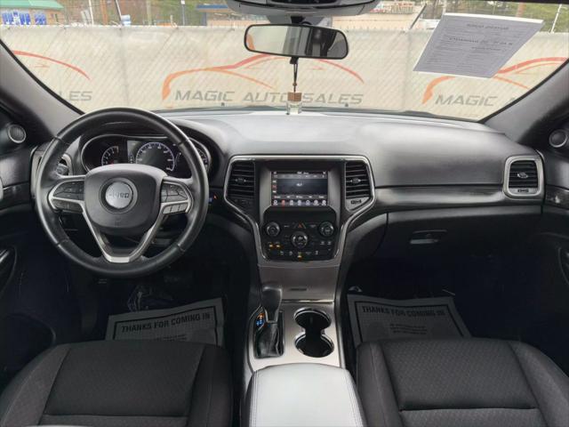 Photo of 2019 Diamond Black Crystal Pearlcoat Jeep Grand Cherokee