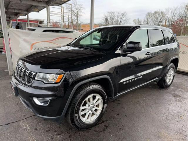 Photo of 2019 Diamond Black Crystal Pearlcoat Jeep Grand Cherokee
