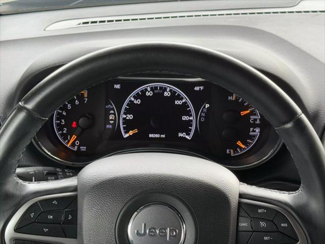 Photo of 2019 Diamond Black Crystal Pearlcoat Jeep Grand Cherokee