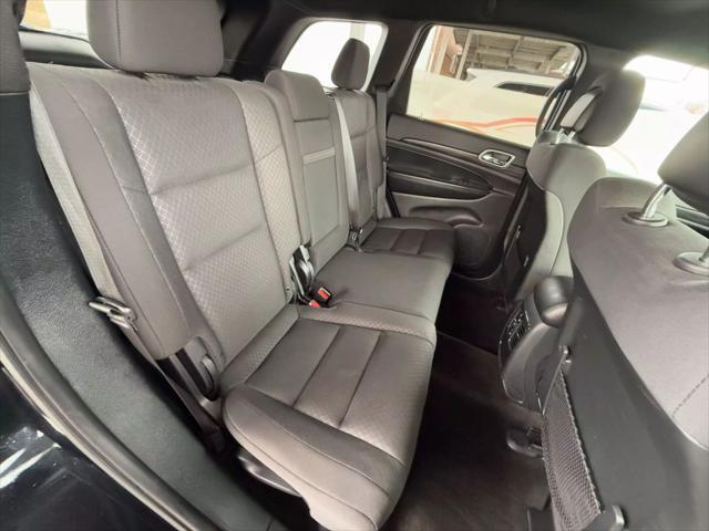 Photo of 2019 Diamond Black Crystal Pearlcoat Jeep Grand Cherokee