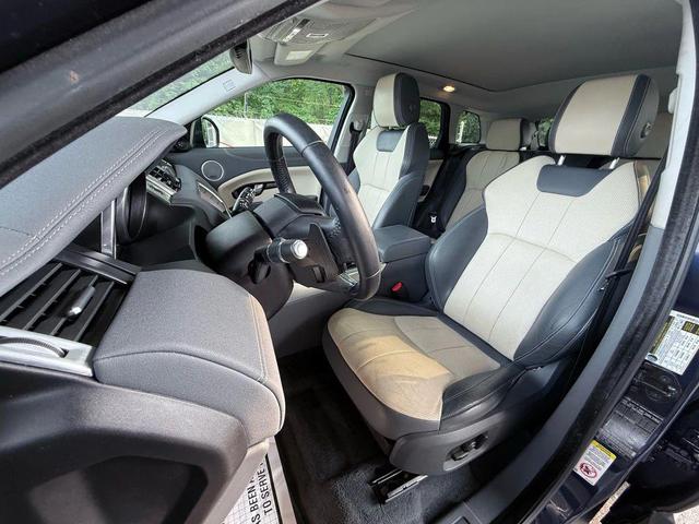 Photo of 2016 Santorini Black Metallic Land Rover Range Rover Evoque