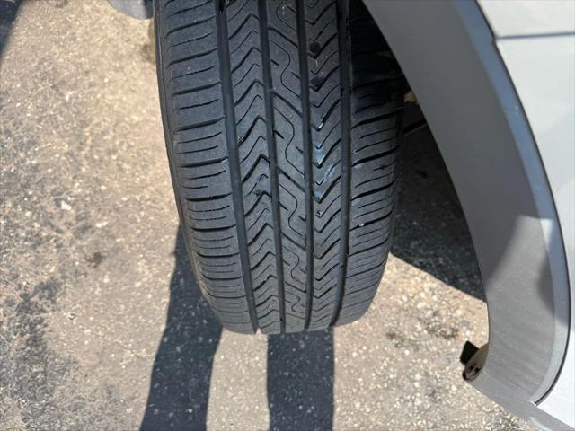 Photo of 2018 Ingot Silver Metallic Ford Explorer