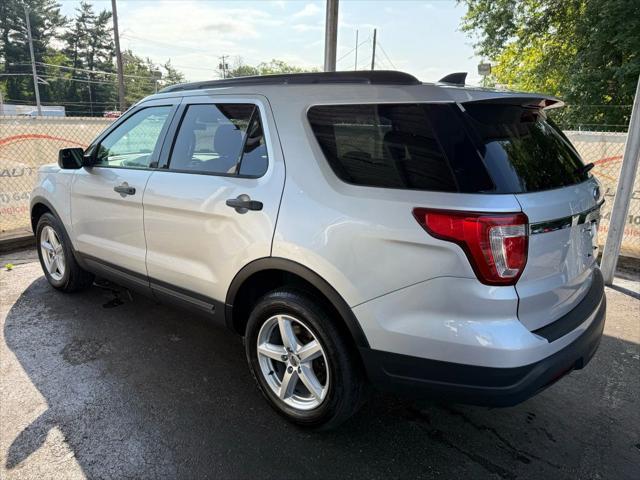 Photo of 2018 Ingot Silver Metallic Ford Explorer