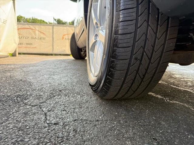 Photo of 2018 Ingot Silver Metallic Ford Explorer