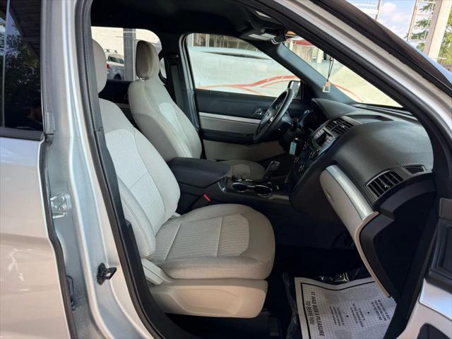 Photo of 2018 Ingot Silver Metallic Ford Explorer