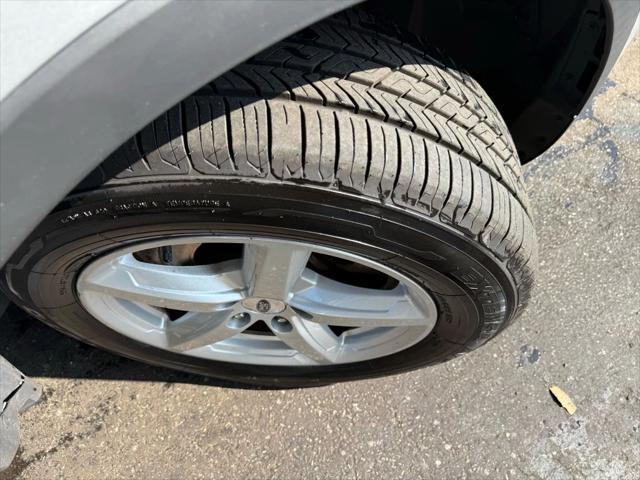 Photo of 2018 Ingot Silver Metallic Ford Explorer
