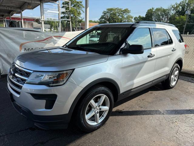 Photo of 2018 Ingot Silver Metallic Ford Explorer