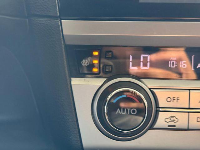 Photo of 2015 Ice Silver Metallic Subaru Legacy