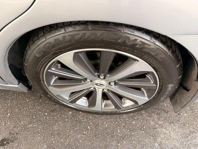 Photo of 2015 Ice Silver Metallic Subaru Legacy