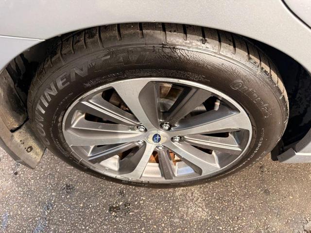 Photo of 2015 Ice Silver Metallic Subaru Legacy