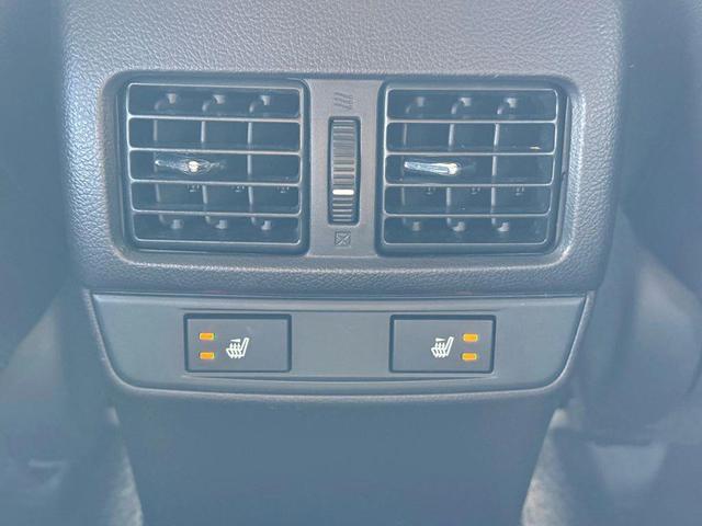 Photo of 2015 Ice Silver Metallic Subaru Legacy