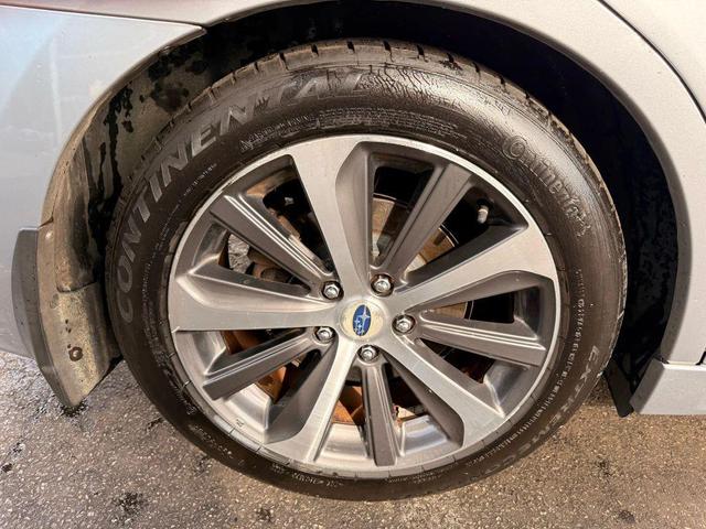 Photo of 2015 Ice Silver Metallic Subaru Legacy