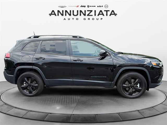 Photo of 2023 Diamond Black Jeep Cherokee