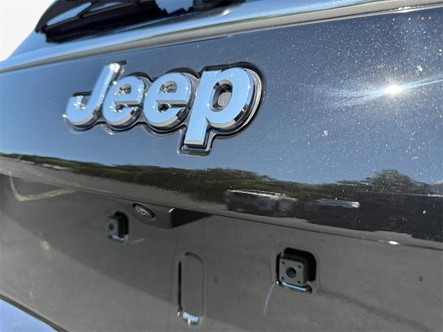 Photo of 2025 Diamond Black Jeep Compass