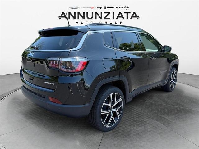 Photo of 2025 Diamond Black Jeep Compass