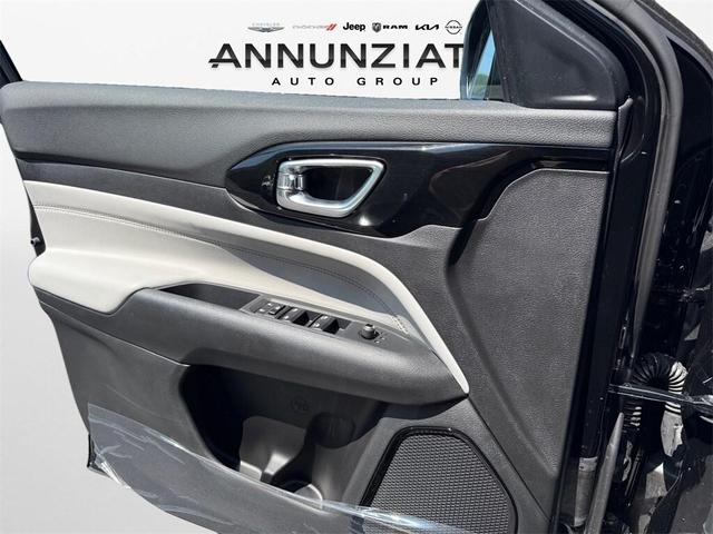 Photo of 2025 Diamond Black Jeep Compass