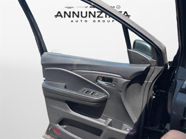 Photo of 2022 Black Honda Ridgeline