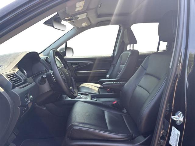 Photo of 2022 Black Honda Ridgeline
