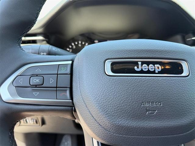 Photo of 2025 Bright White Clearcoat Jeep Compass