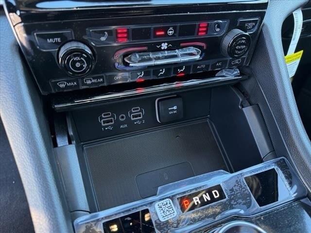 Photo of 2025 Bright White Clearcoat Jeep Grand Cherokee