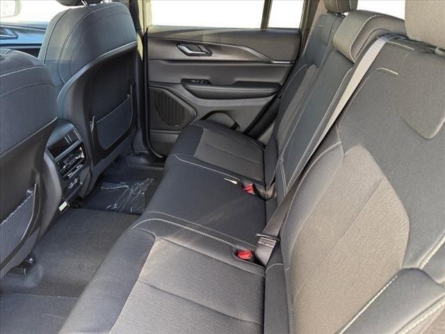 Photo of 2025 Bright White Clearcoat Jeep Grand Cherokee