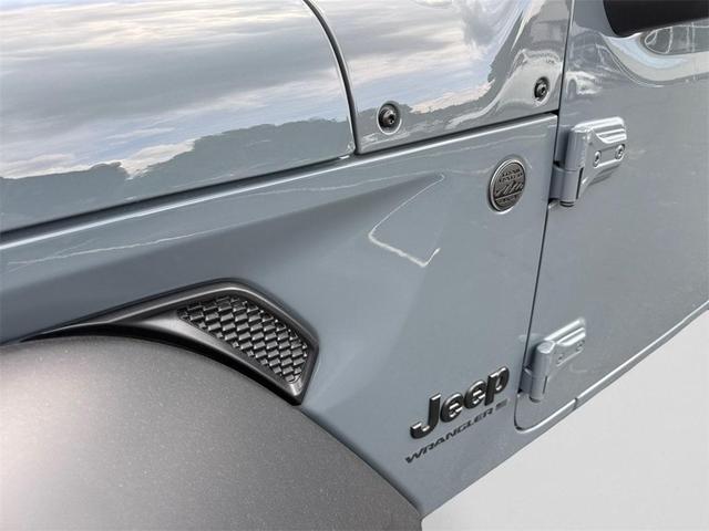 Photo of 2025 Anvil Clearcoat Jeep Wrangler