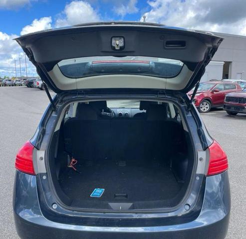 Photo of 2015 Blue Nissan Rogue Select