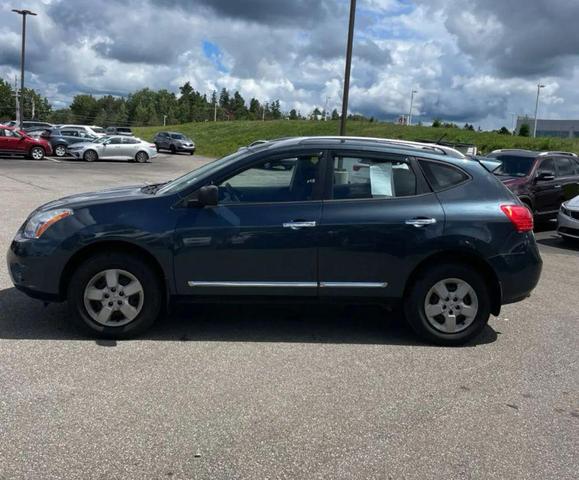 Photo of 2015 Blue Nissan Rogue Select