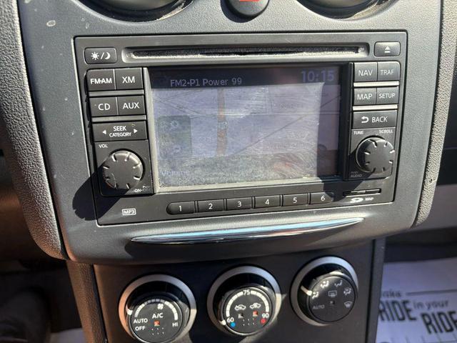 Photo of 2012 Silver Nissan Rogue