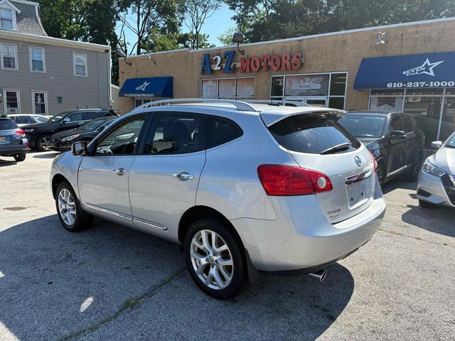 Photo of 2012 Silver Nissan Rogue