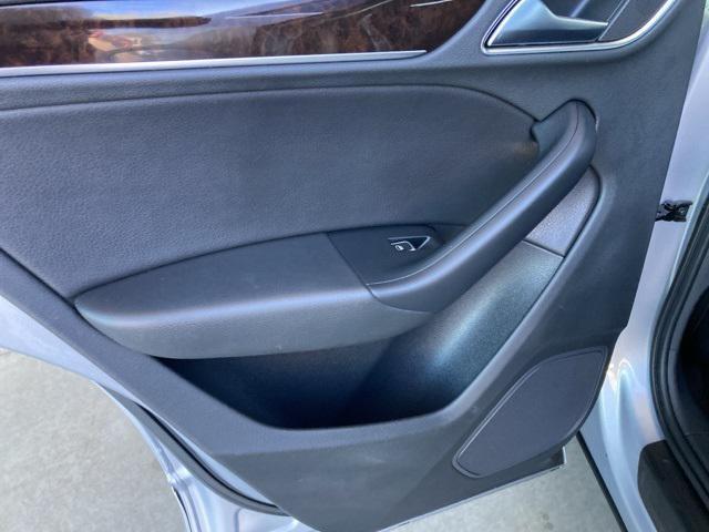 Photo of 2016 Silver Audi Q3