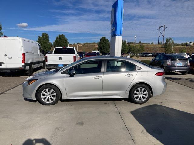 Photo of 2025 Classic Silver Metallic Toyota Corolla