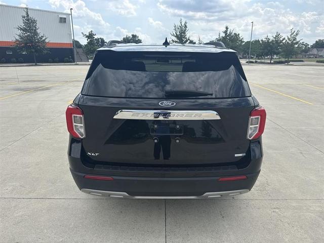 Photo of 2020 Black Ford Explorer
