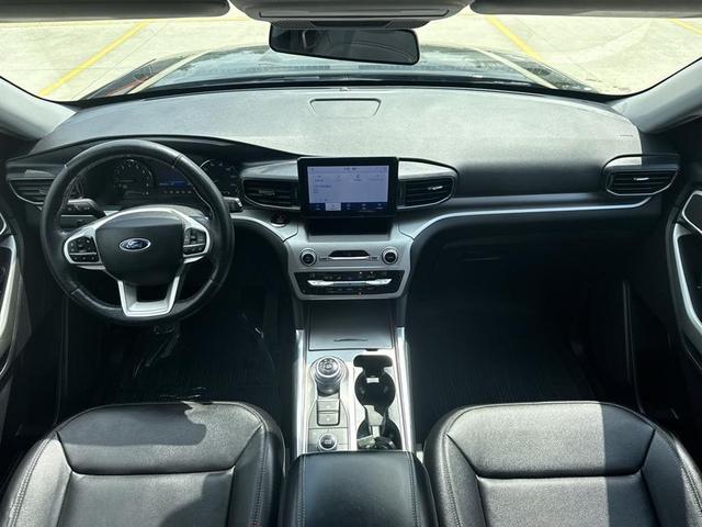 Photo of 2020 Black Ford Explorer