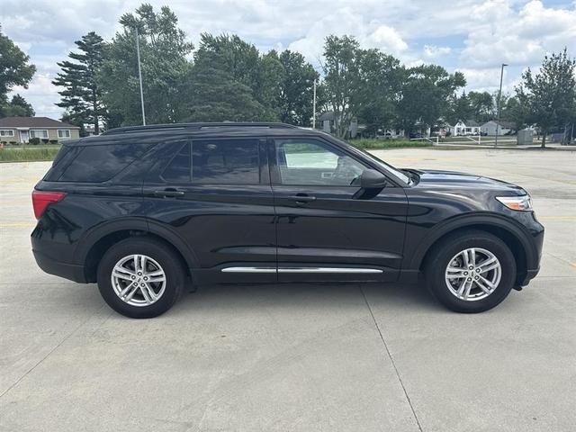 Photo of 2020 Black Ford Explorer